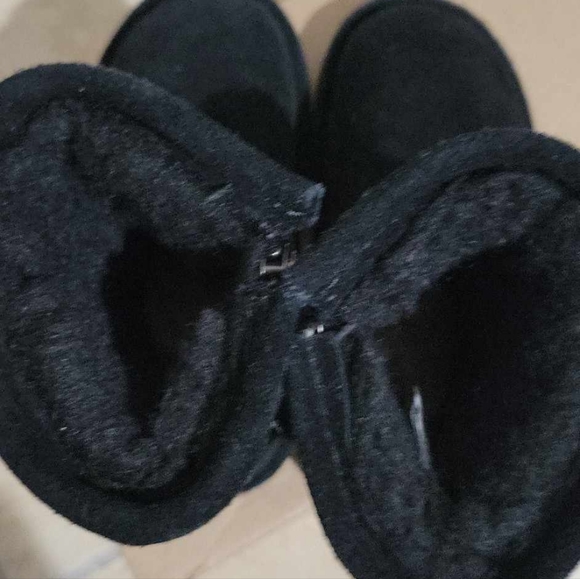 Bearpaw boots - Picture 3 of 4